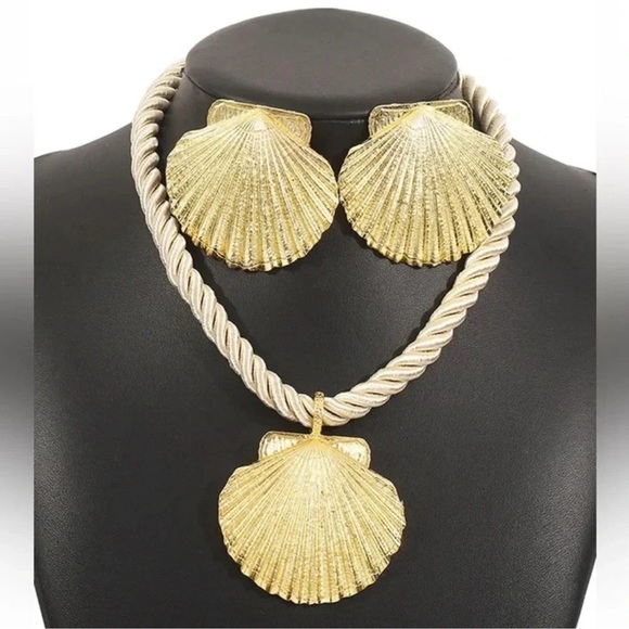 Anthropologie Seashell Gold Cream Rope Chain Earrings Necklace Set - Picture 1 of 12